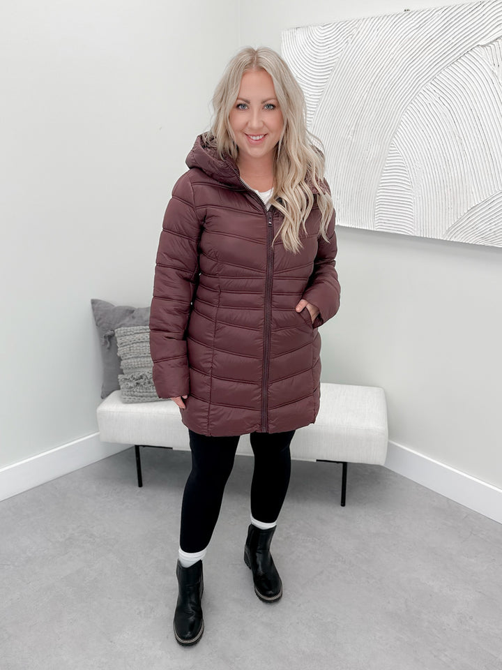 Icefield Midweight Puffer Coat in Merlot