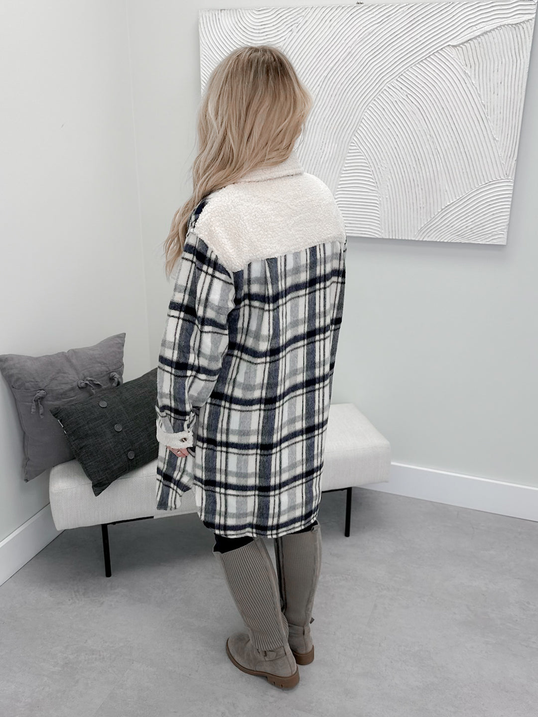 Nordic Shacket in Navy