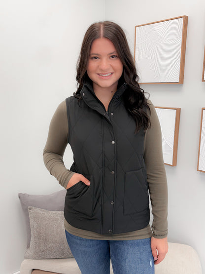 Remy Vest in Black