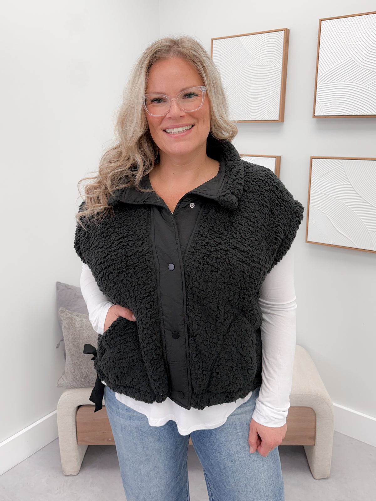 Colter Fleece Vest in Black