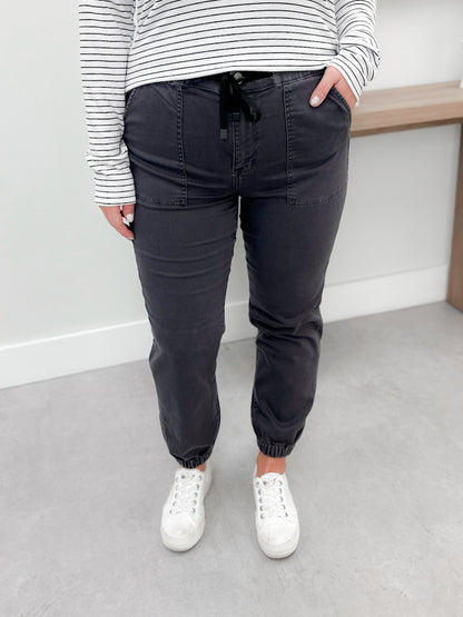 Indie Jogger Crop in Charcoal