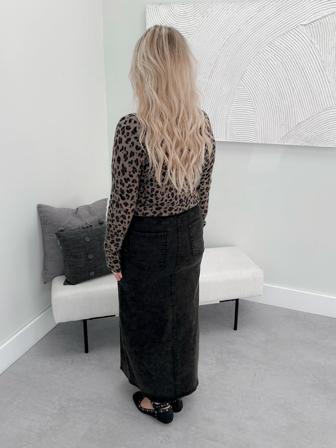 Washed Stretch Skirt in Black