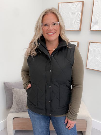 Remy Vest in Black