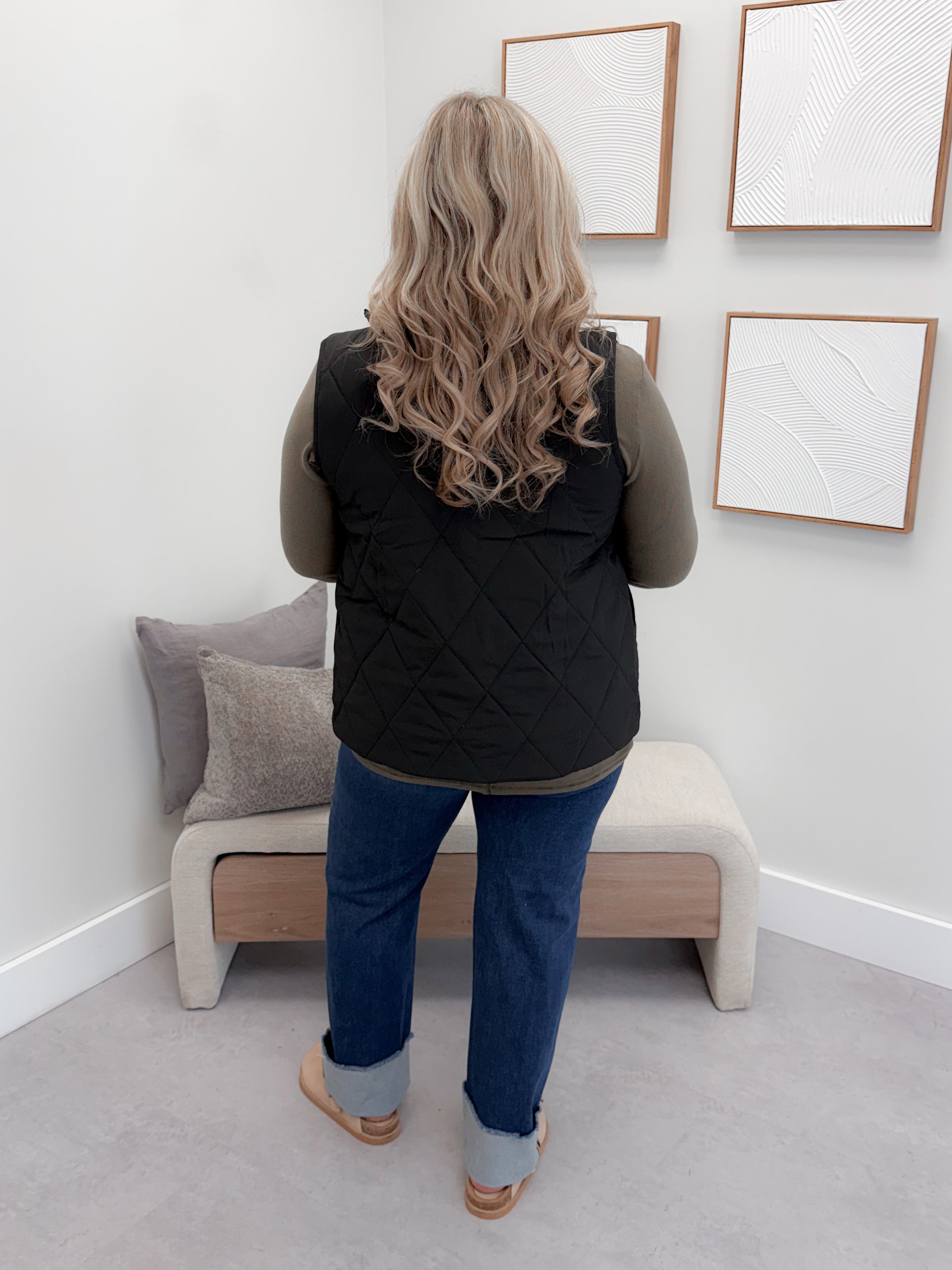 Remy Vest in Black
