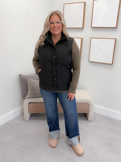 Remy Vest in Black