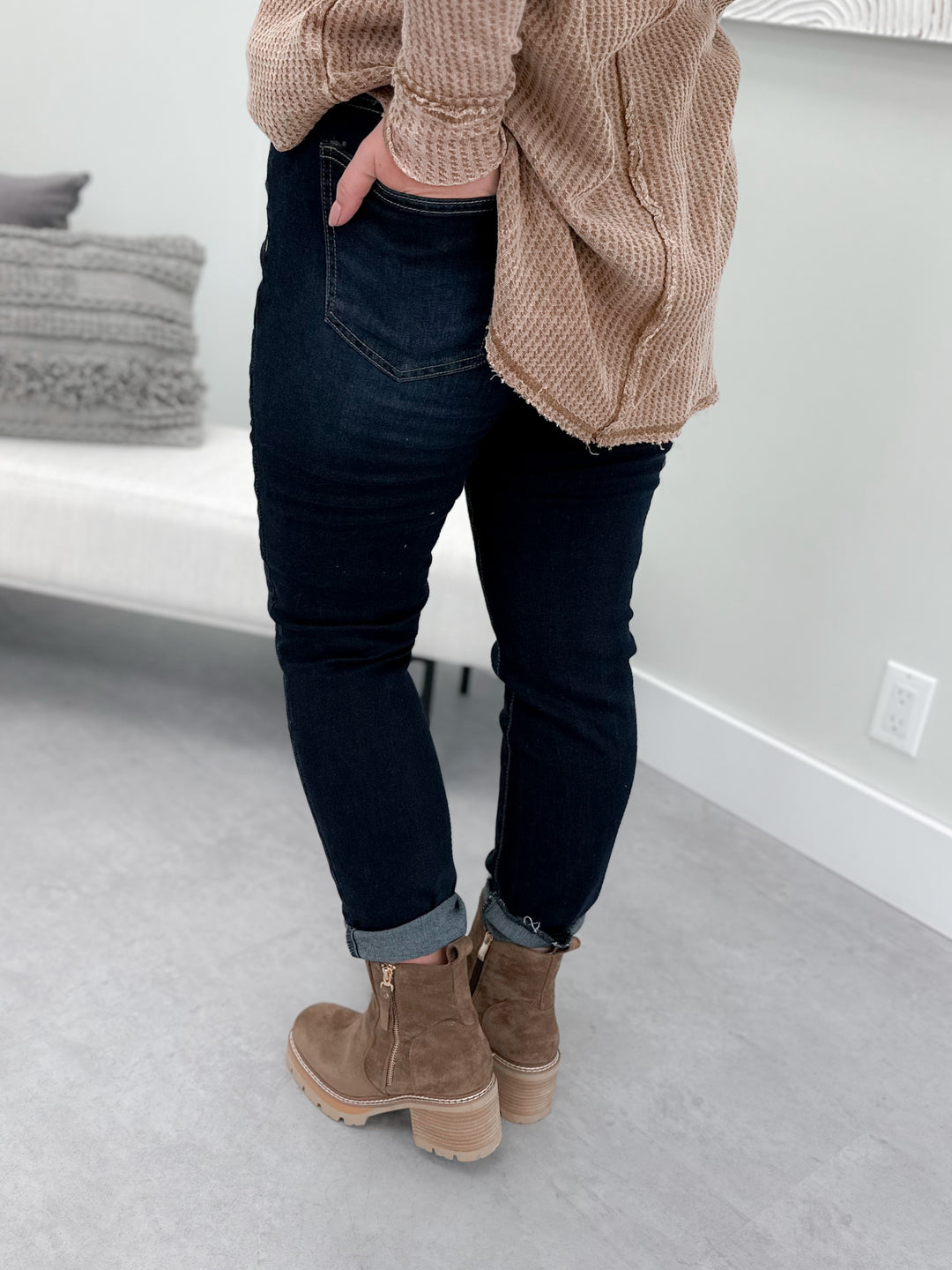 Jennie Joggers in Dark Wash