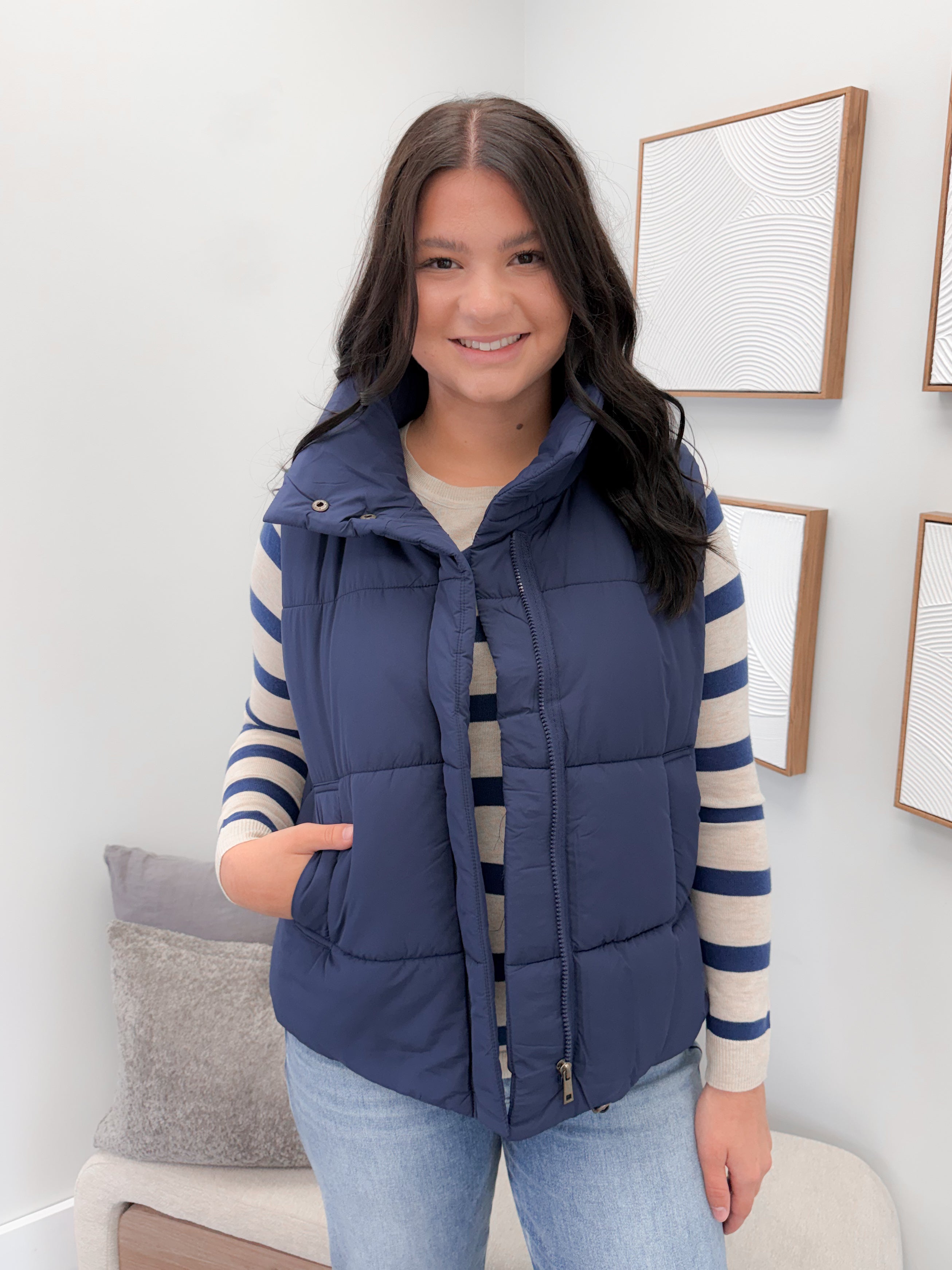Wanderer Vest in Navy