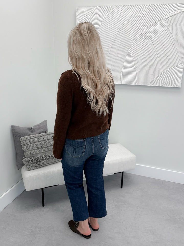 Malu Cardi in Brown