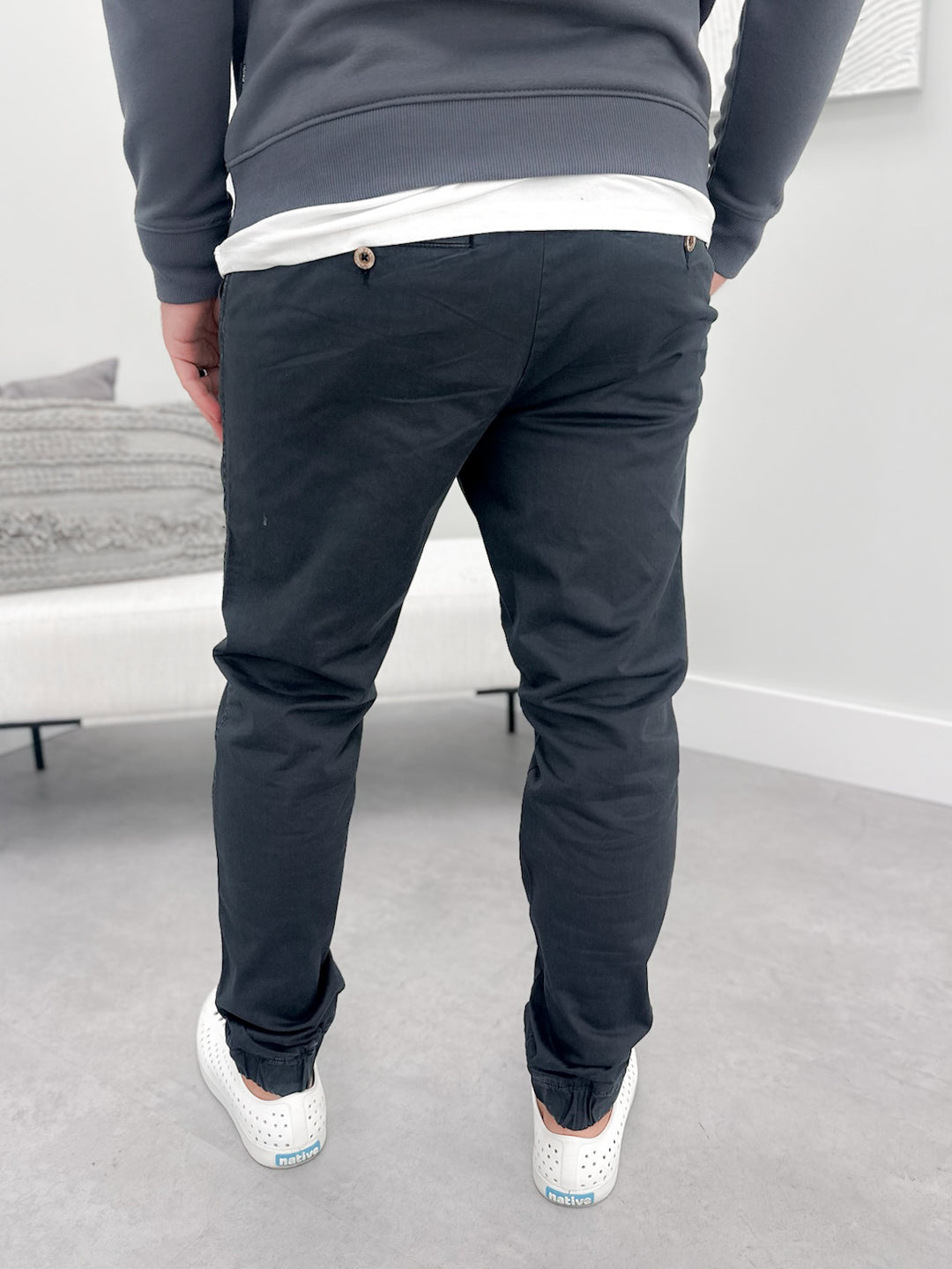 Arrow Mens Joggers in Charcoal