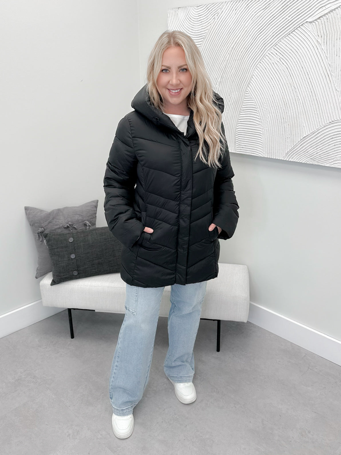 Icefield Midweight Puffer Coat in Black