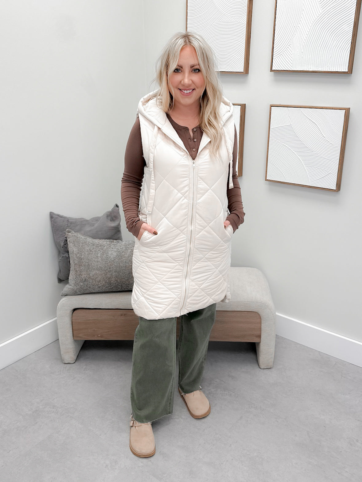 Rhodes Vest in Ivory