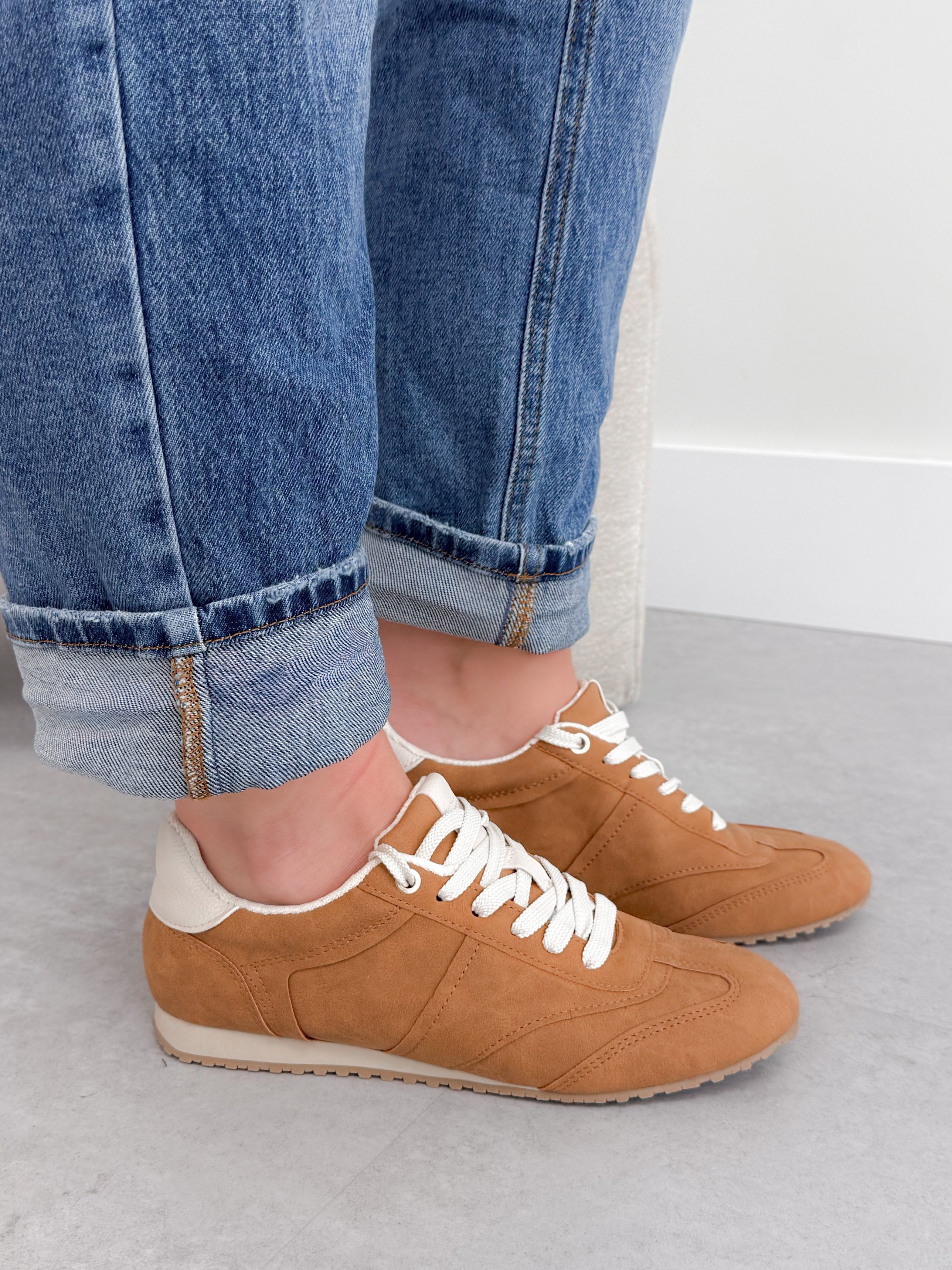 Yadira Sneaker in Tan