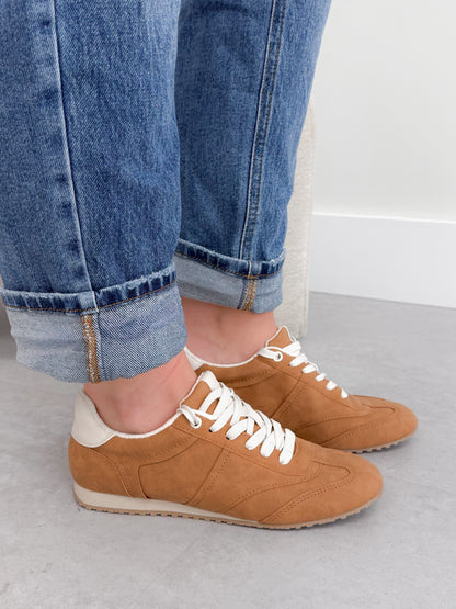 Yadira Sneaker in Tan