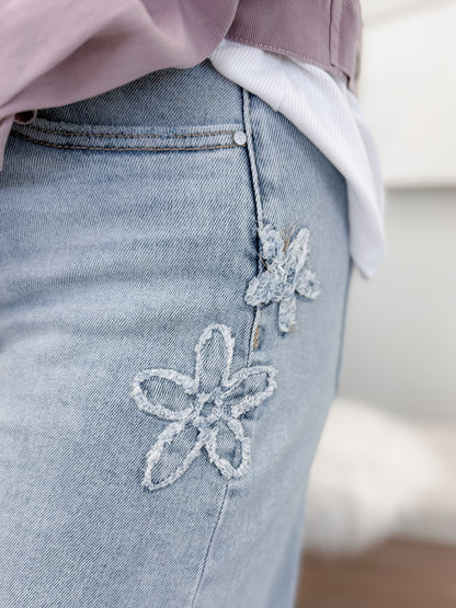 DeDe Barrel Leg Jeans by Risen