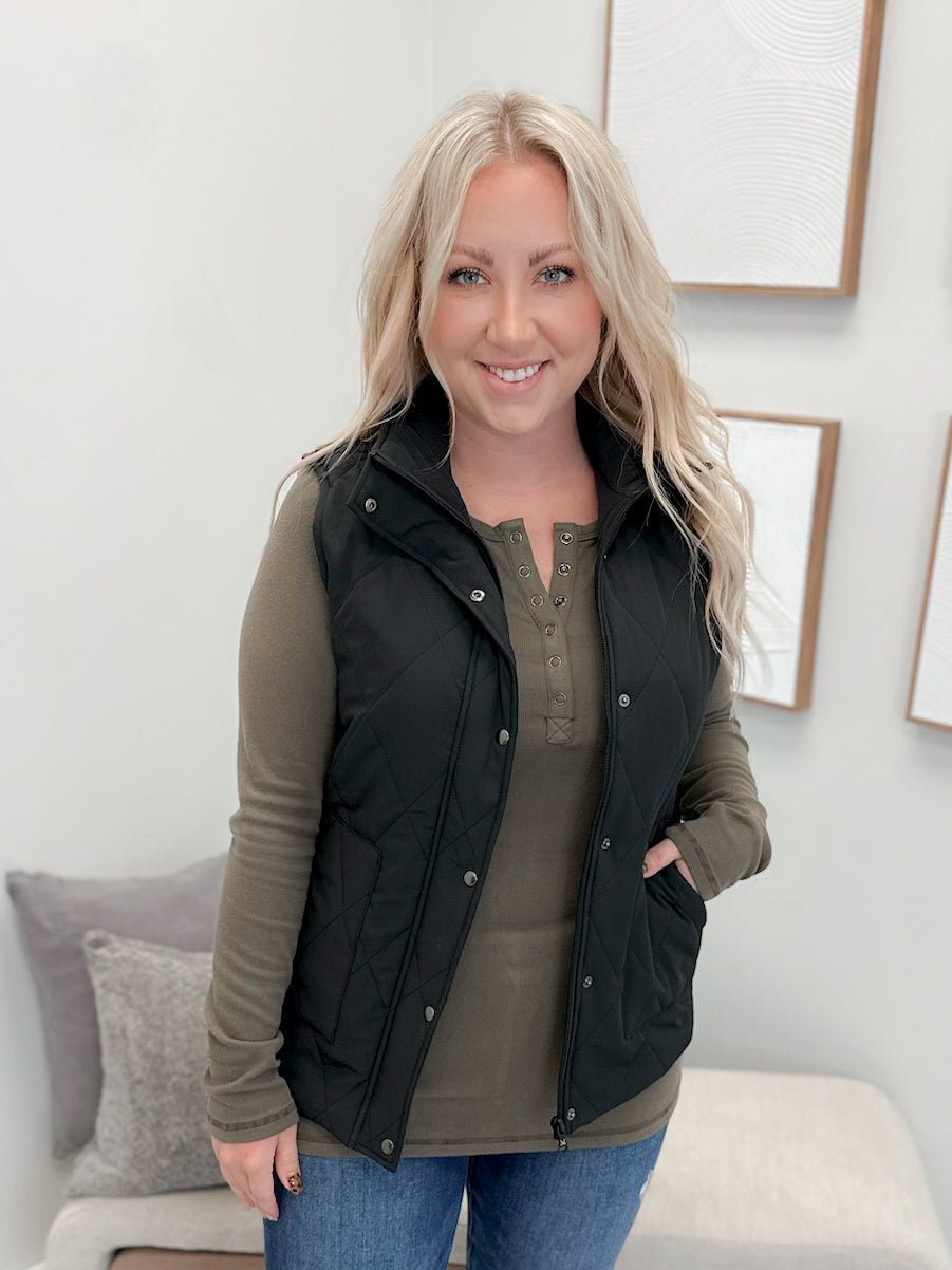 Remy Vest in Black