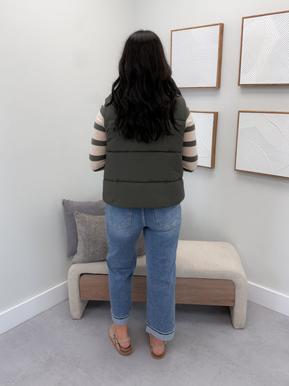 Wanderer Vest in Olive