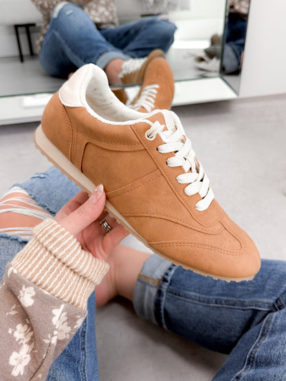 Yadira Sneaker in Tan