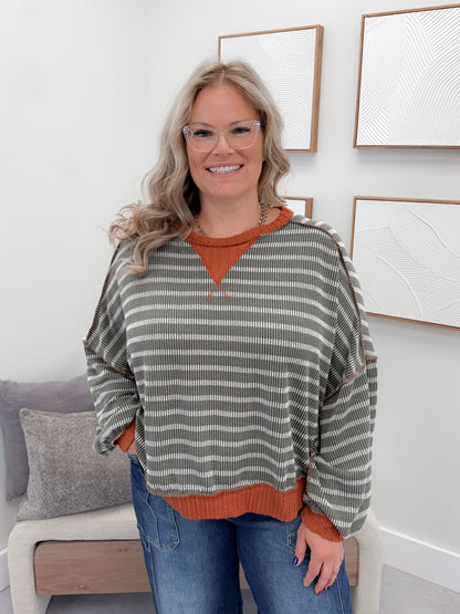 Gretta Wave Pullover in Olive/Rust