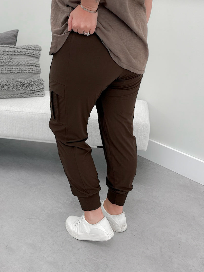 High Rise Pocket Jogger in Espresso
