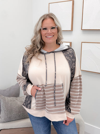Vega Hoodie in Taupe