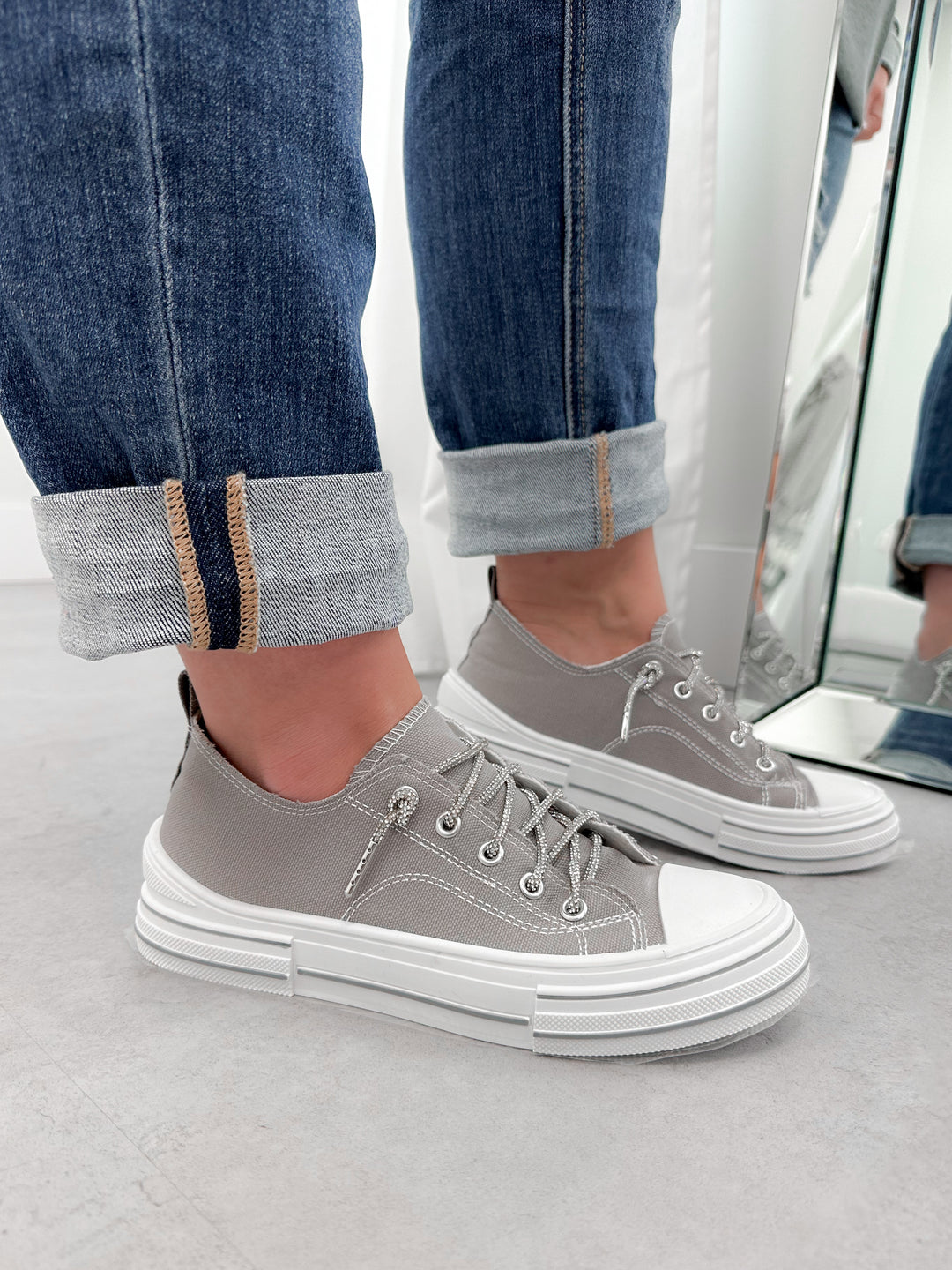 Glitz Sneaker in Grey