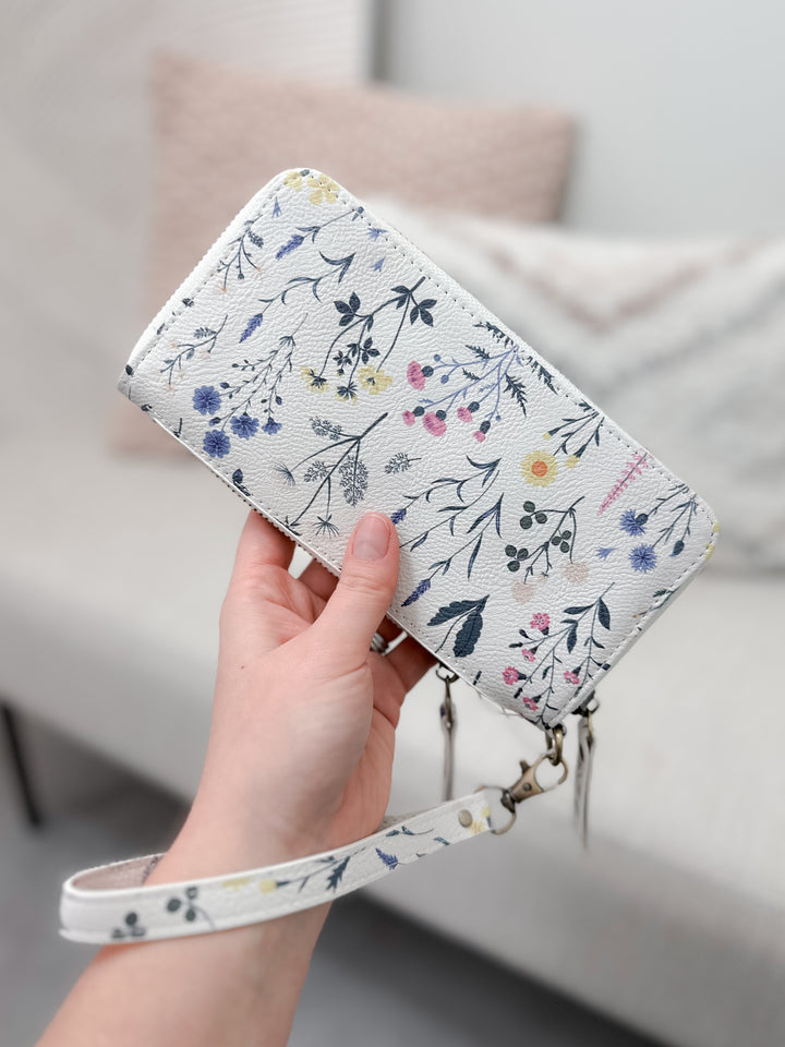 Molly Zip Around Wallet in Floral