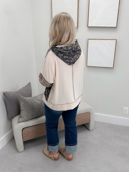 Vega Hoodie in Taupe