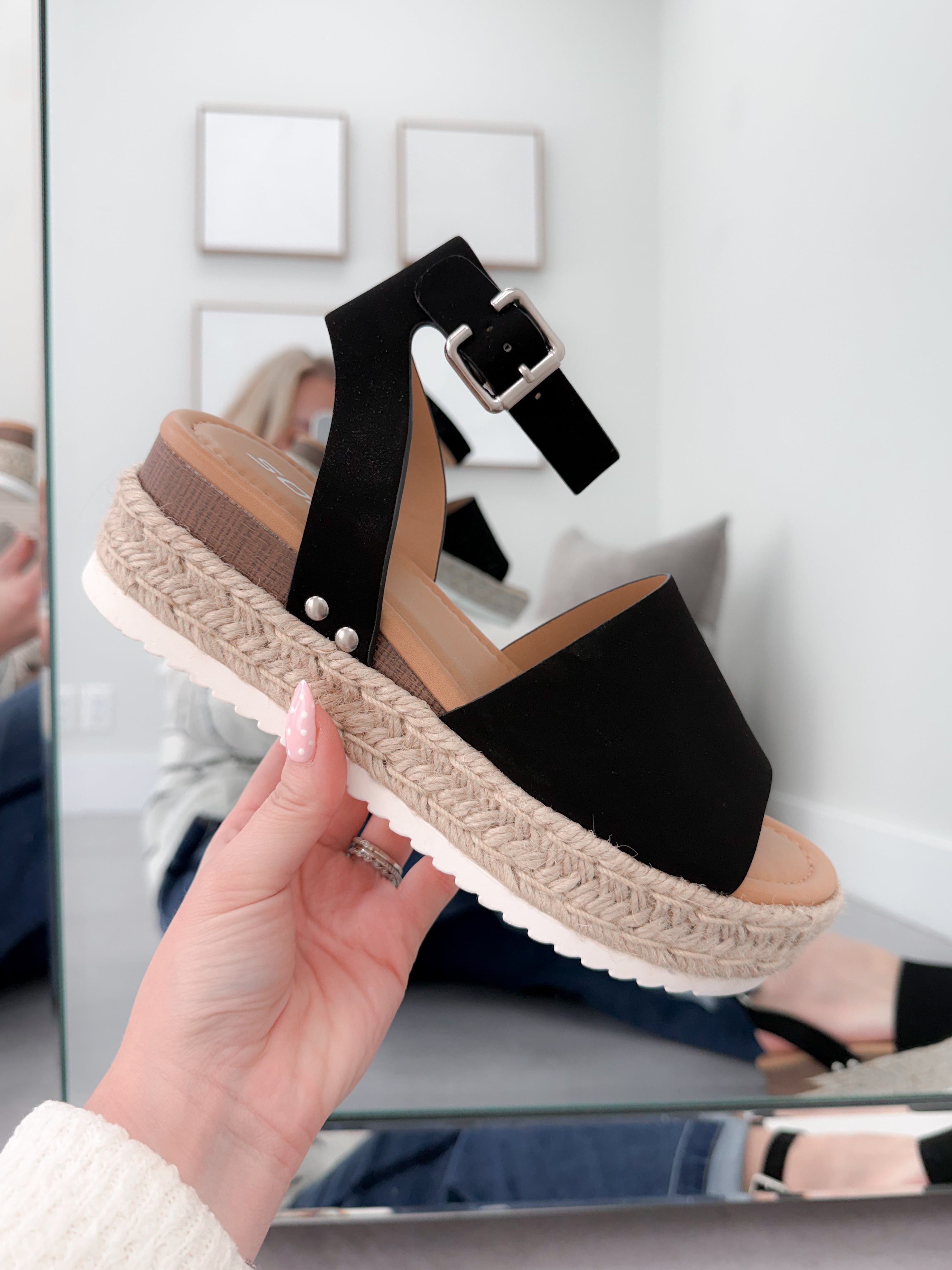 Urban Sandals in Black