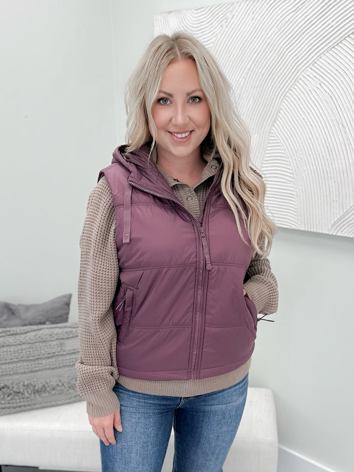 Vinny Hooded Puffer Vest in Plum