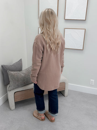 Essen Shacket in Taupe