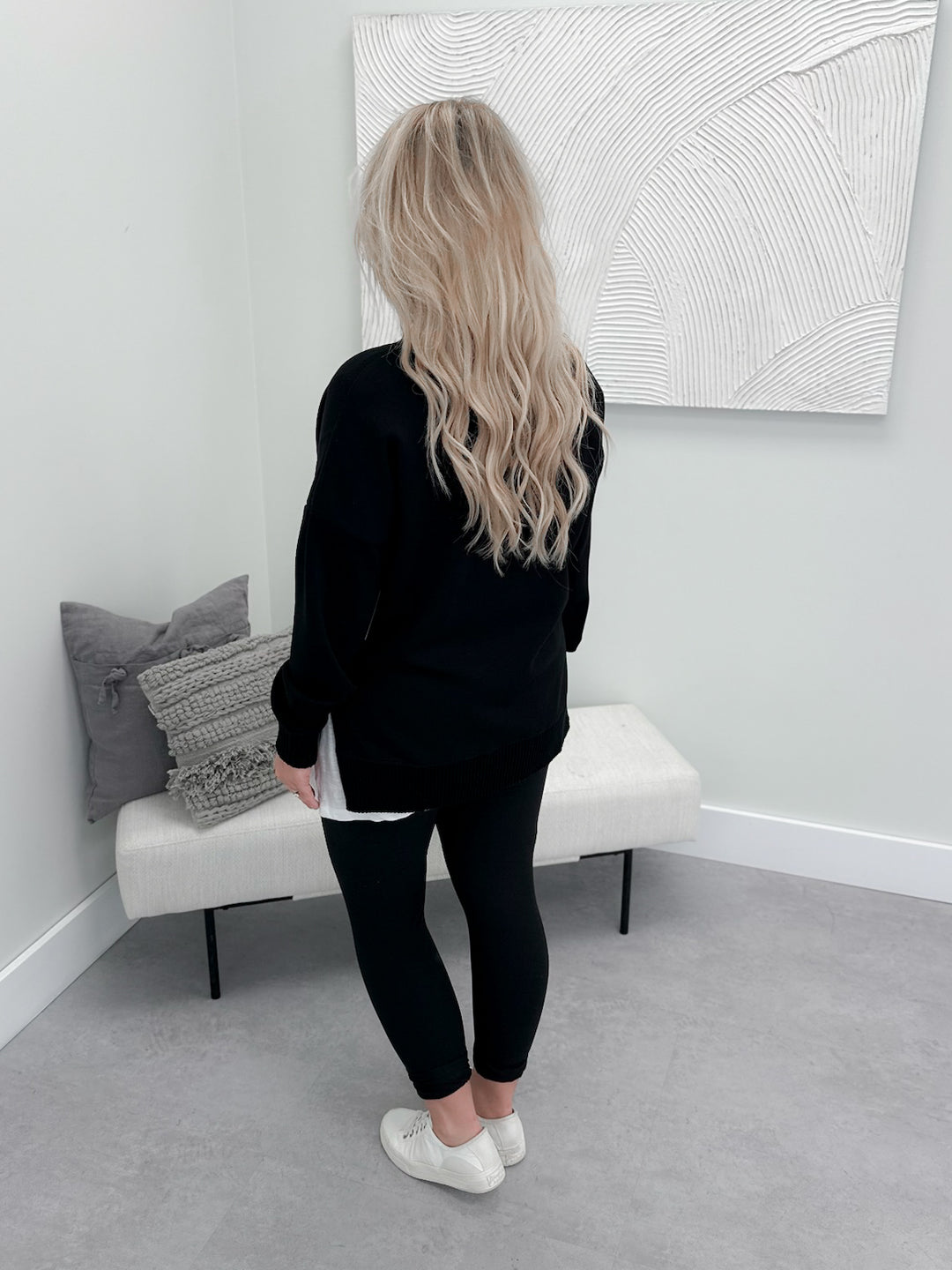 Nikita Pullover in Black