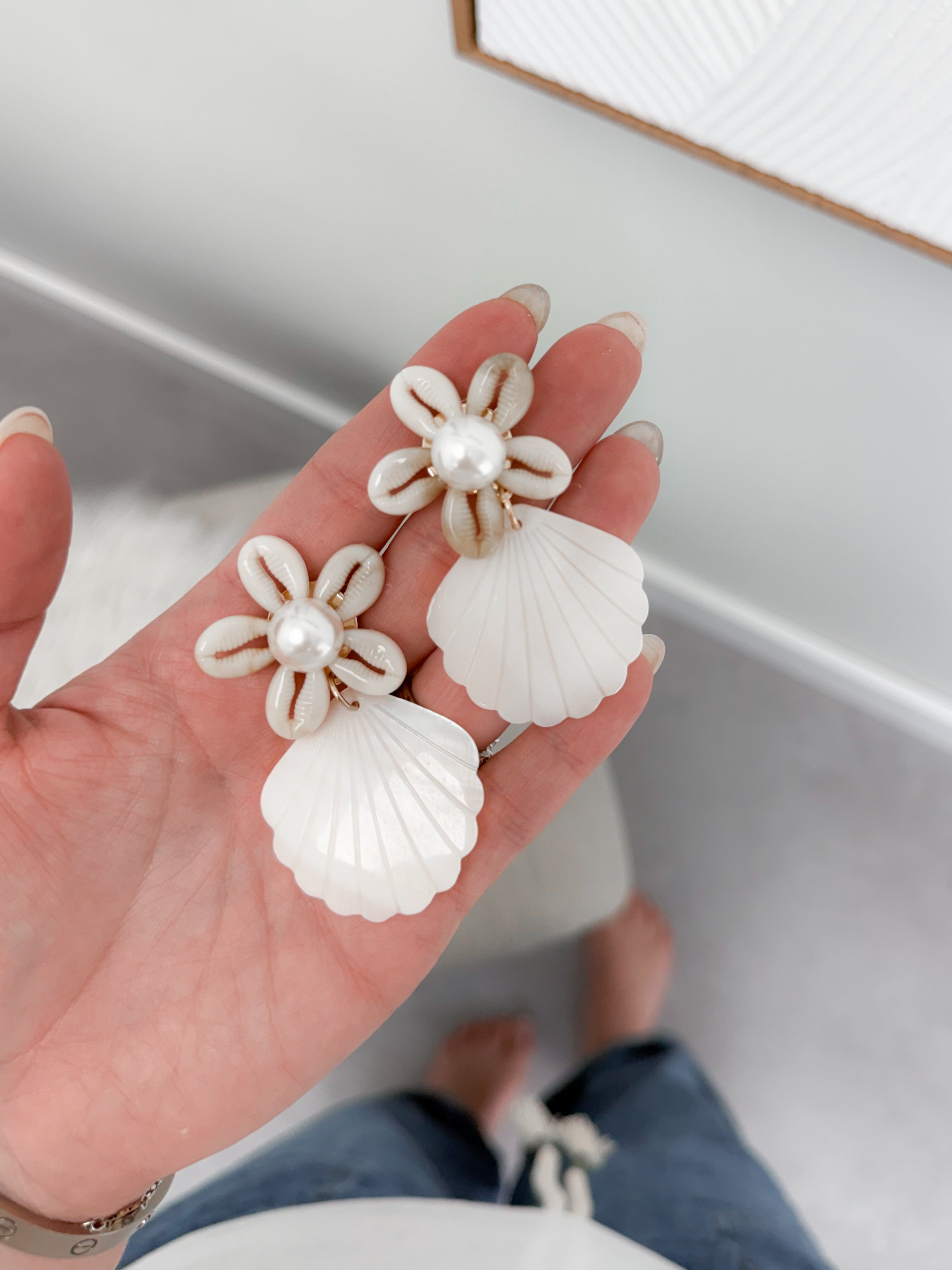 Flower Seashell Drop Earrings