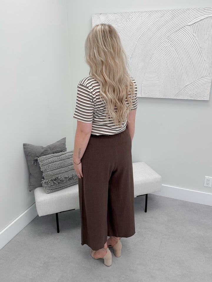 Chill Cropped Pants in Brown