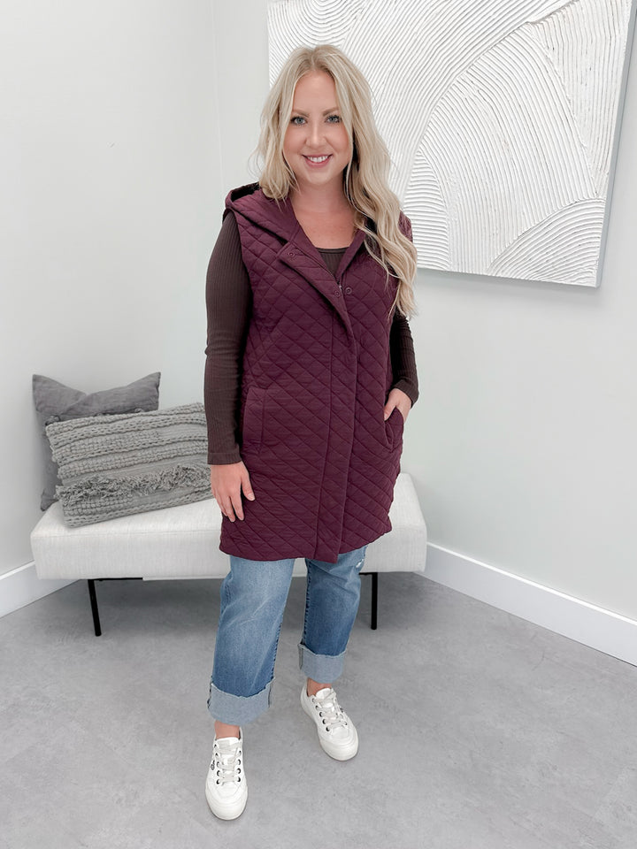 Jonnie Quilted Vest in Plum