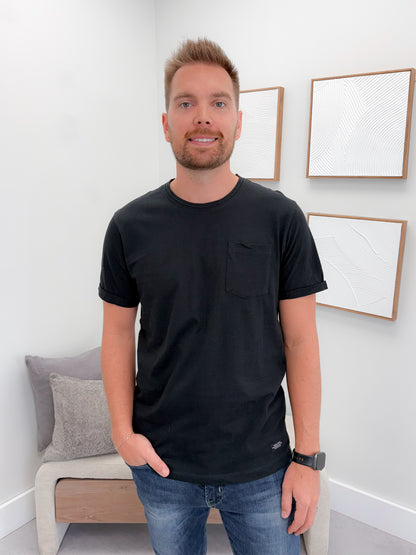 Mens Caspian Tee in Black