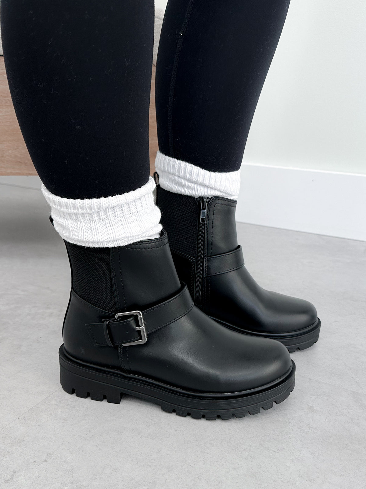 Leslie Boots in Black