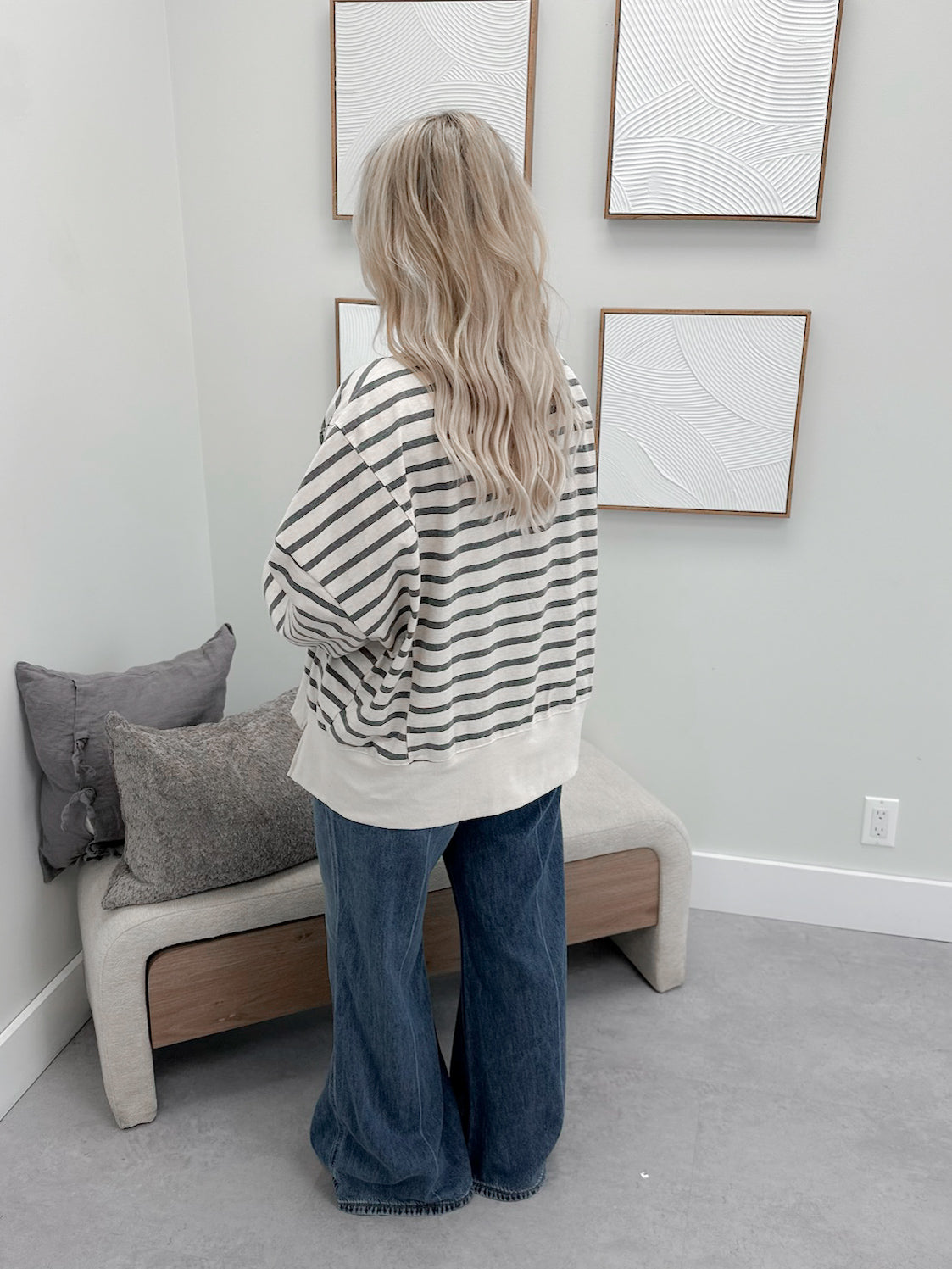 Saryn Pullover in Grey Stripe