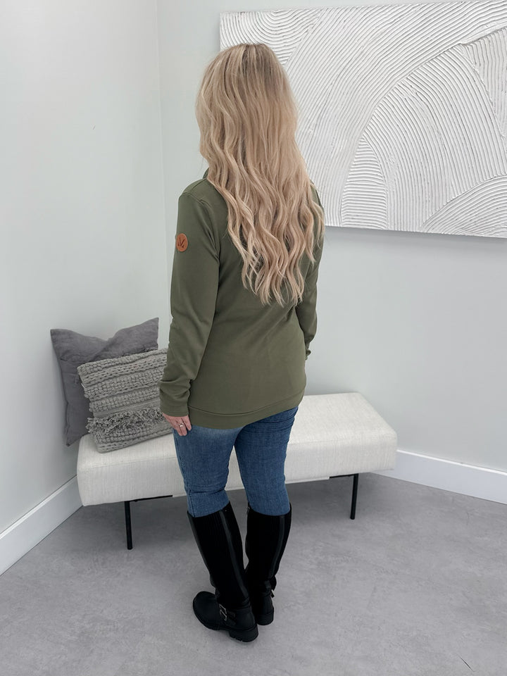 Fia Funnel Neck Pullover in Olive