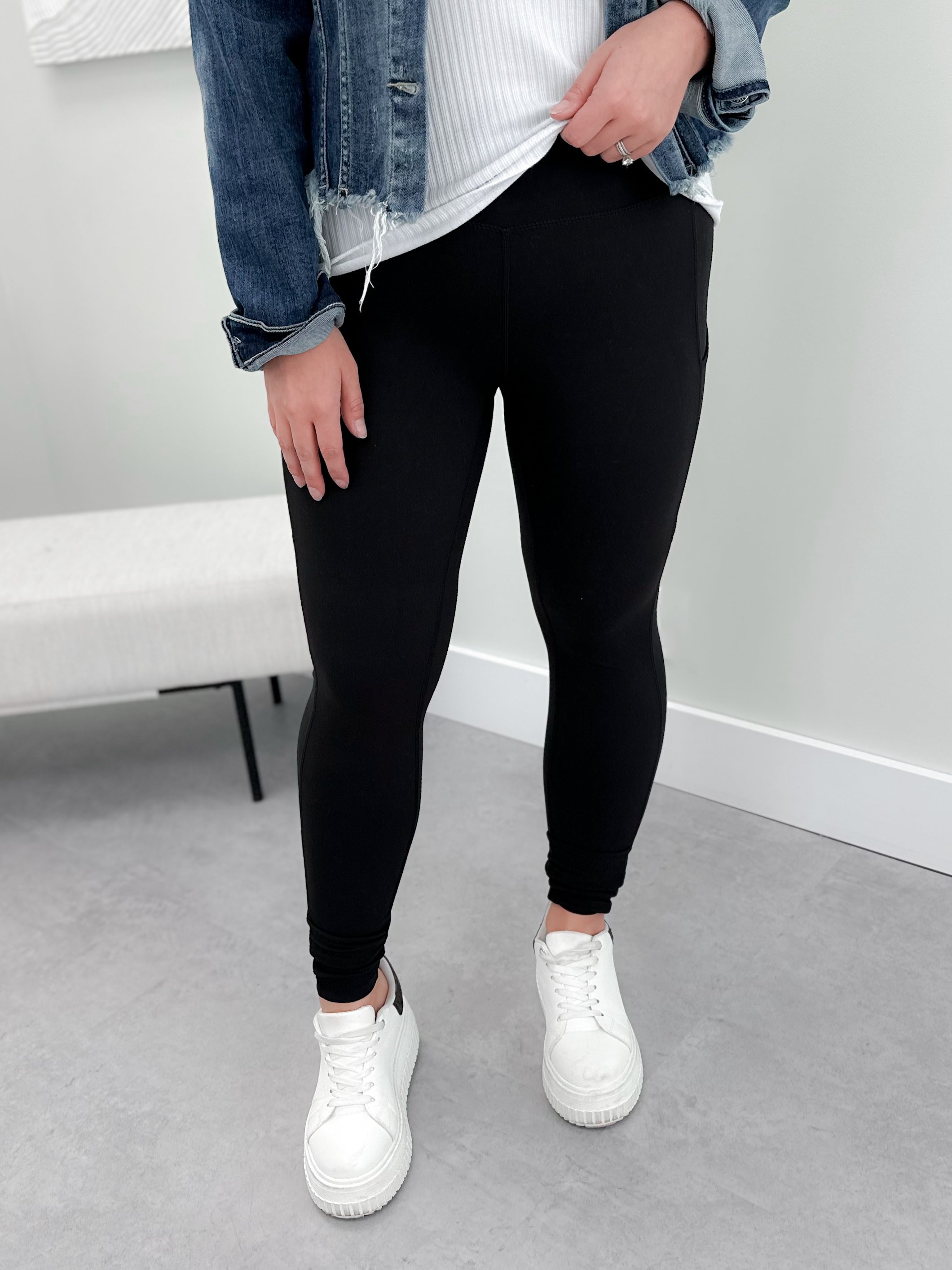 Full Length Pocket Everyday High Rise Leggings in Black