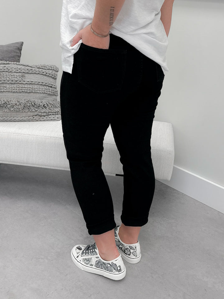 Stratford Slim Fit Jeans in Black by Judy Blue
