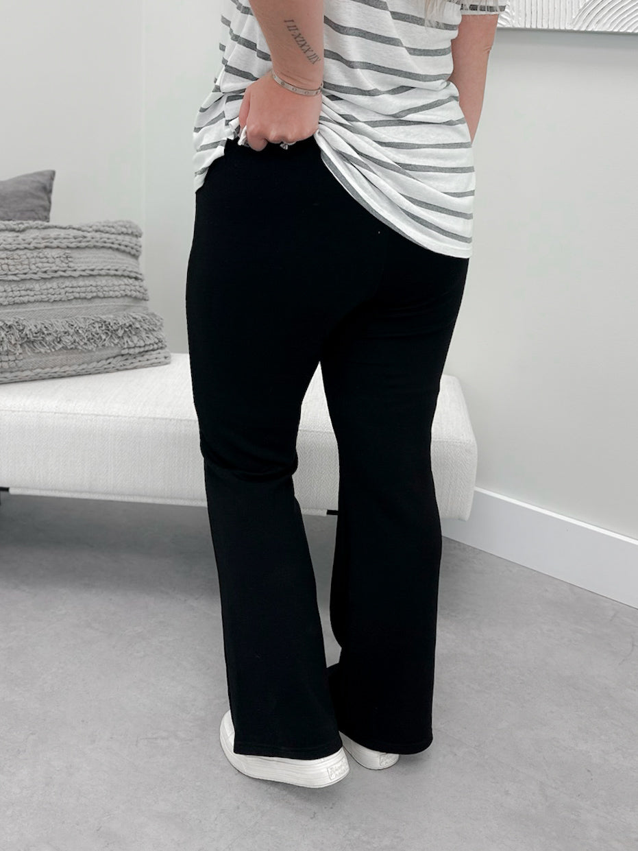 Idris Pants in Black