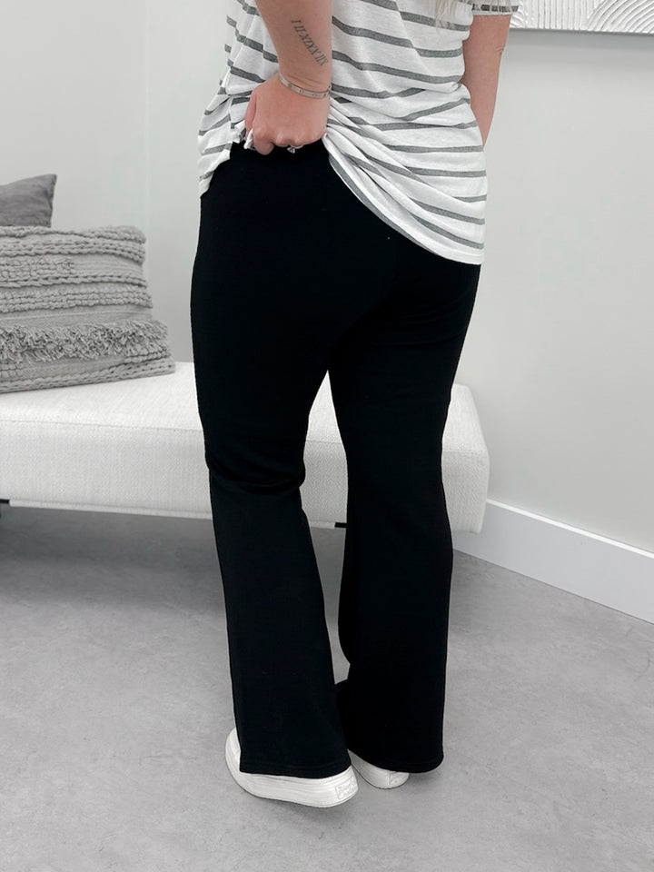 Idris Pants in Black