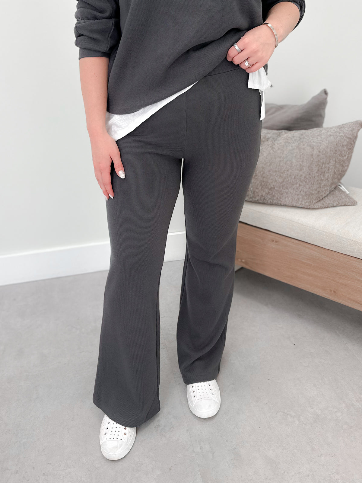 Tessa Lounge Pants in Coal