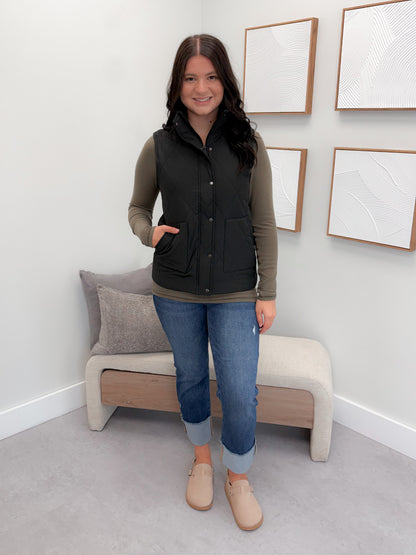 Remy Vest in Black