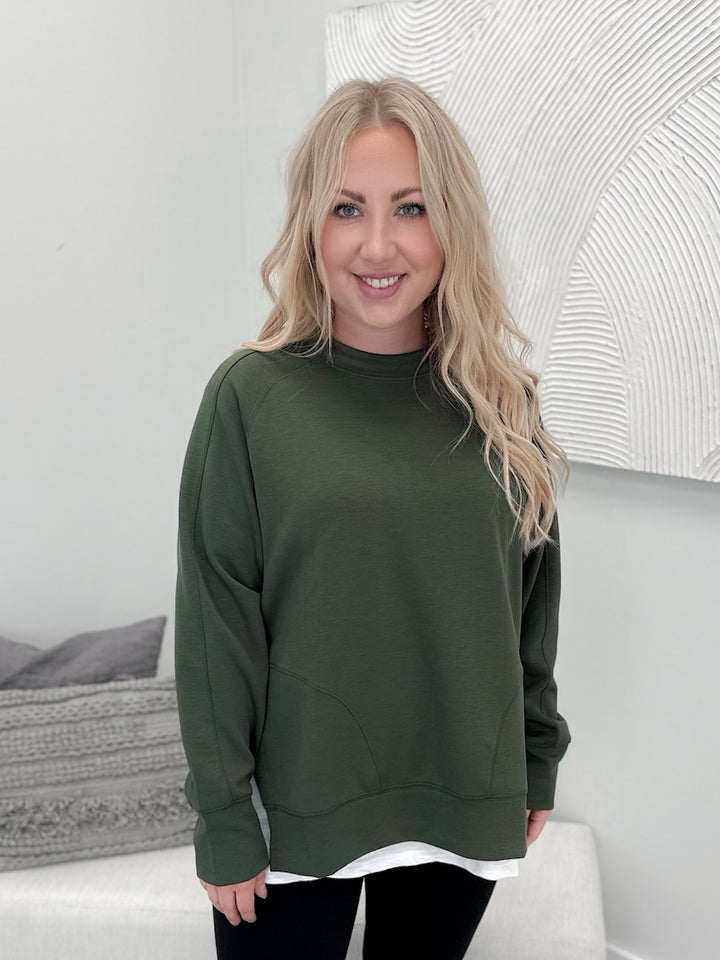 Willow Pullover in Olive