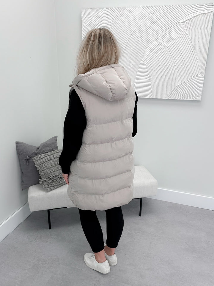 Belle Puffer Vest in Dune