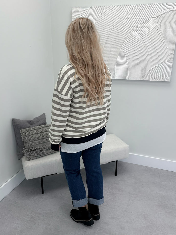 Lock Striped Pullover in Ash/Navy