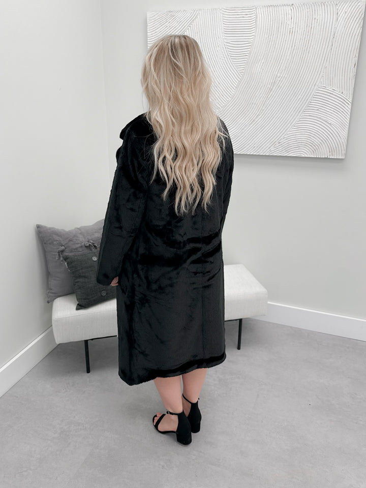 Fearless Faux Fur Coat in Black