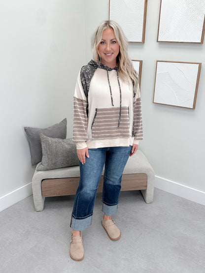 Vega Hoodie in Taupe