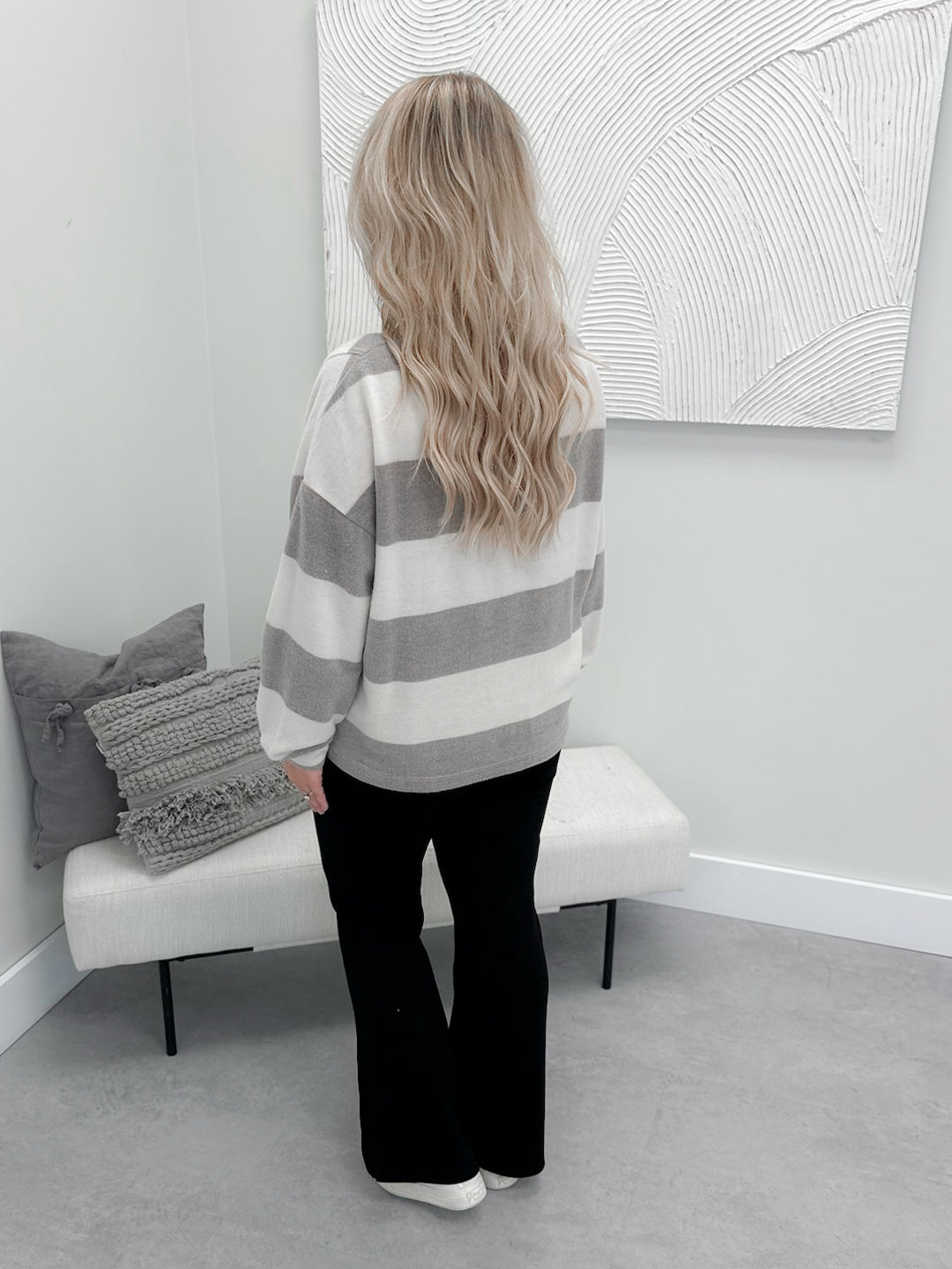 Prim Pullover in Taupe